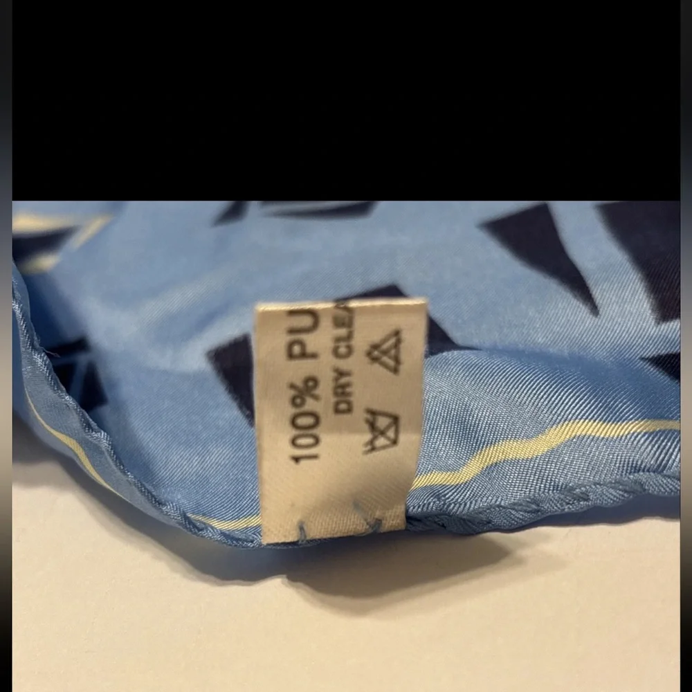Women’s Vintage 100% Silk Blue Geometric Scarf 11 X‎ 52”